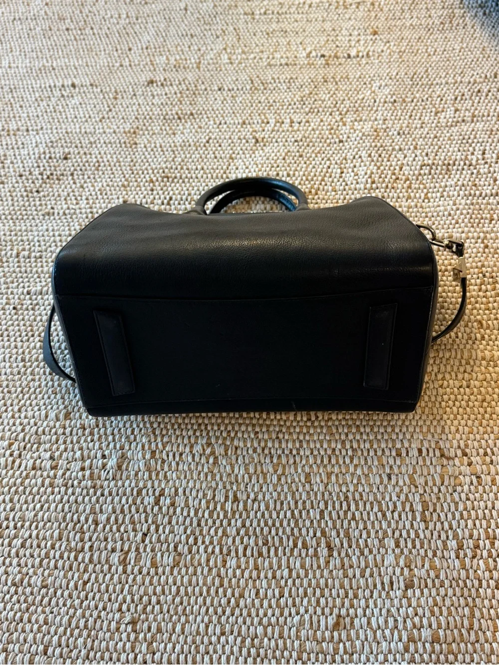 Givenchy Sugar Goatskin Medium Antigona Bag Black EUC
